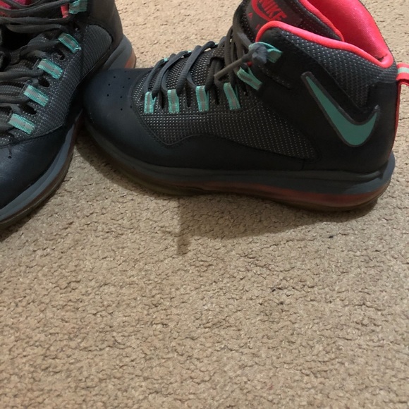 Nike sneakers - Picture 2 of 3